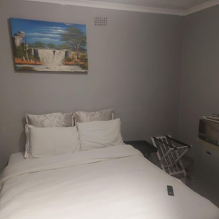 Kuils River Cape Pine Guest House מראה חיצוני תמונה